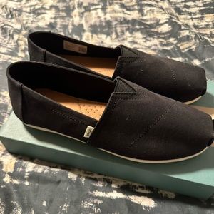 Women’s Black Canvas TOMS